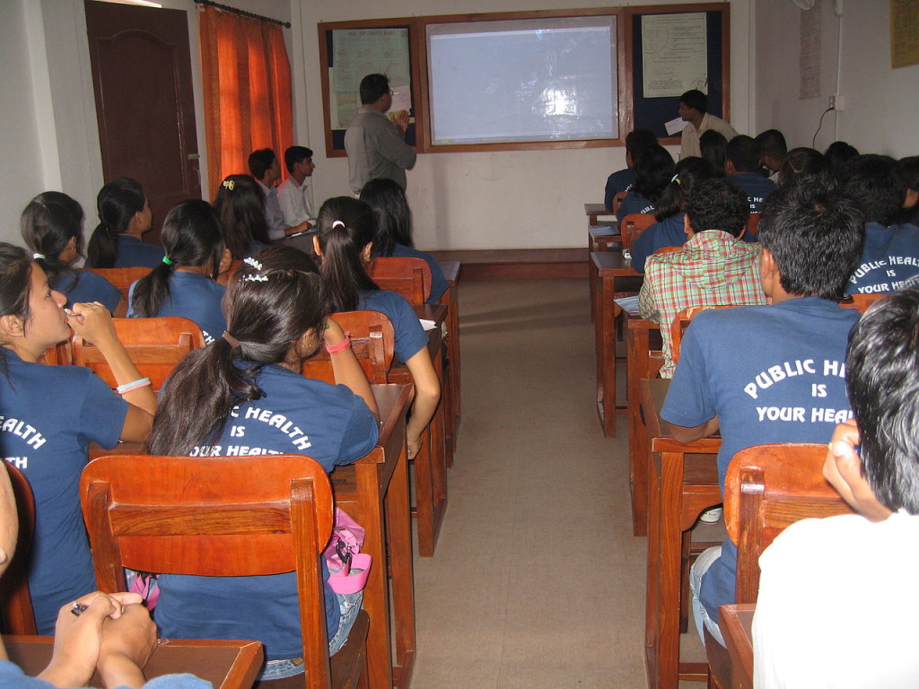 Public_Health_Students_receiving_lecture_on_the_Right_to_Health_(15473507590)